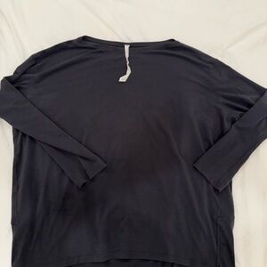 Lululemon Back in Action Long Sleeve Nulu
Black size 8